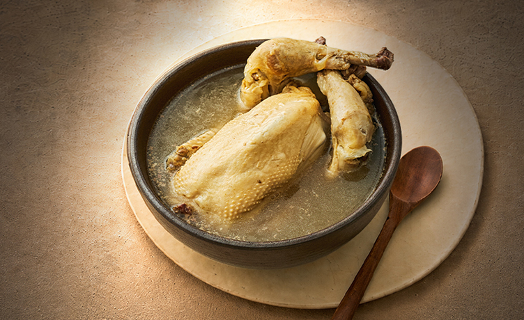 [Kurly Only] 토종닭에 바친 3대의 뚝심, 서대문 평양옥 토종닭 삼계탕