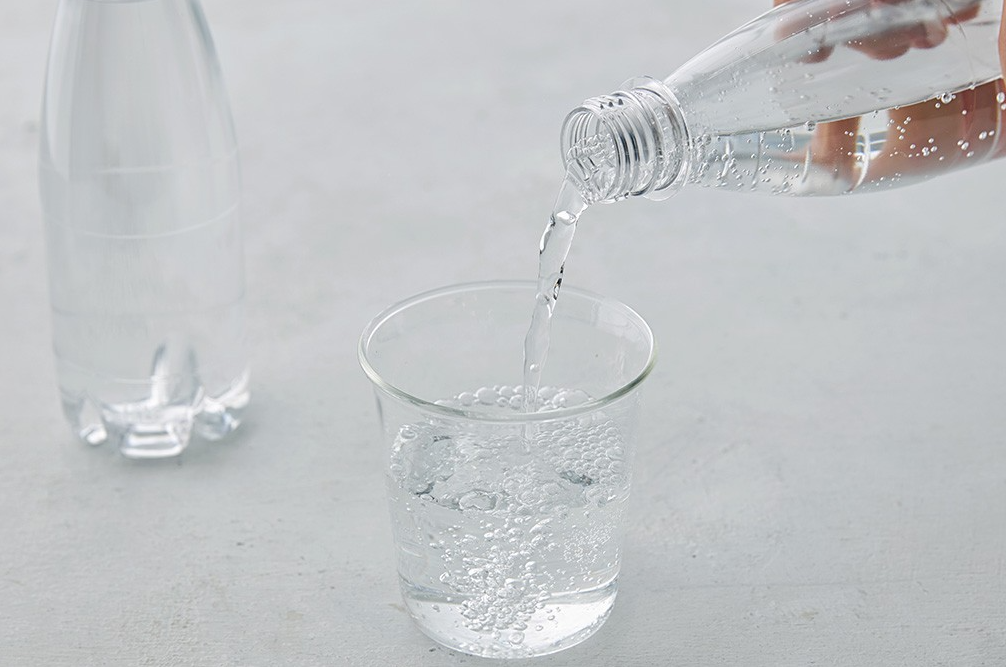 KF365 sparkling water